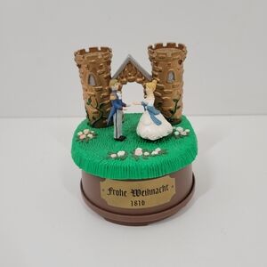 Byer's Choice Ltd. Frohe Weihnacht Music Box 1995 Working Drosselmeire